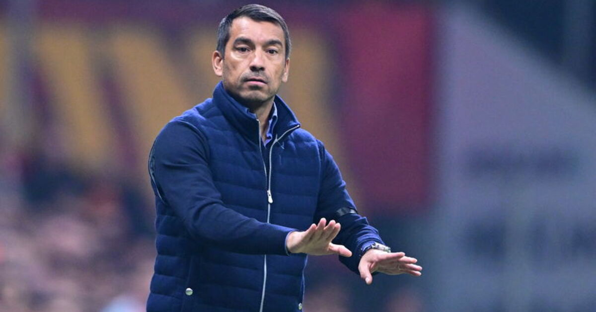 Giovanni van Bronckhorst: Bize bir transfer dönemi daha lazım
