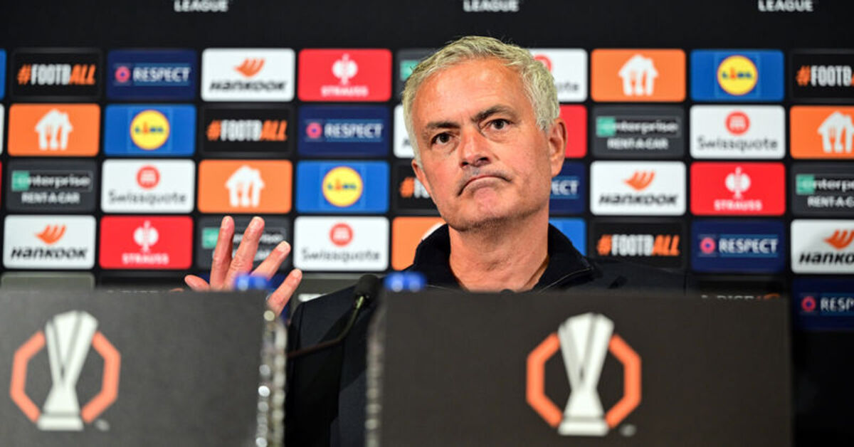 UEFA’dan Jose Mourinho’ya ceza!