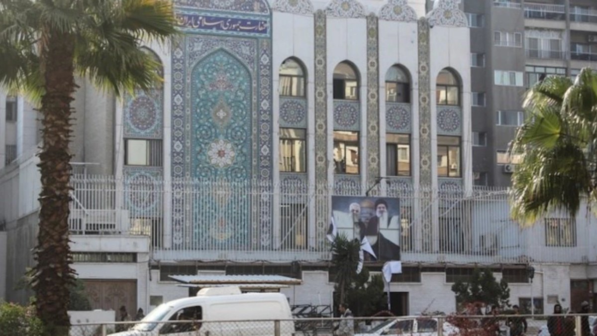 İran: Suriye’deki mevcut yönetimle bağlantımız yok