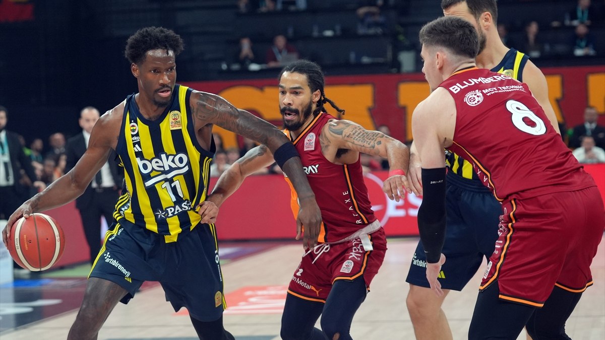 Fenerbahçe, pota derbisinde Galatasaray’ı yendi