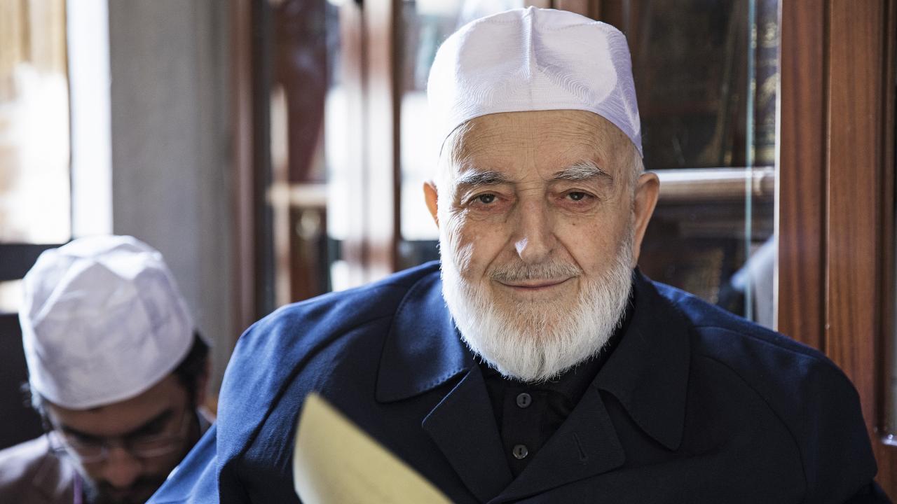 İlim yolunda bir ömür: M. Emin Saraç