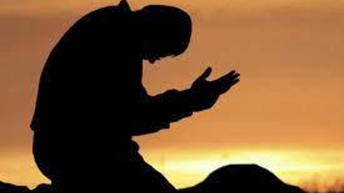 Oruç açma duası! İftarda Sofra Duası Nasıl Okunur? Türkçe Ve Arapça Tefsiri… Yemekten Sonra Okunan Dua Hangisidir?